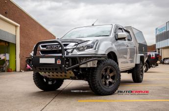 ISUZU DMAX BEAST BLACK MACHINED WITH DARK TINT